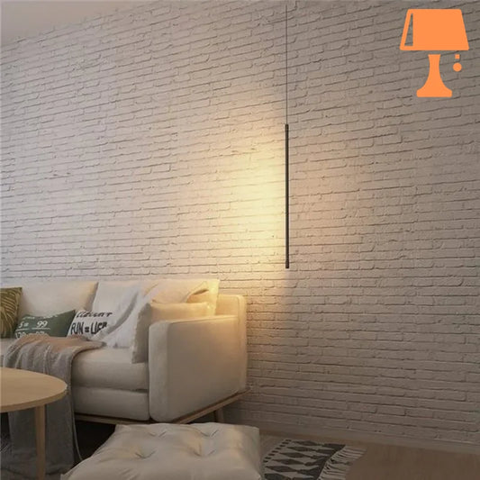 petite lampe de chevet suspendu allumée