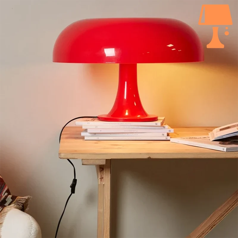 lampe de chevet champignon orange allumée