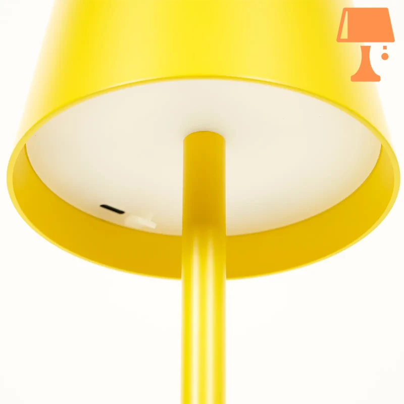 Lampe de Chevet Originale Jaune zoom sur le bas de lampe