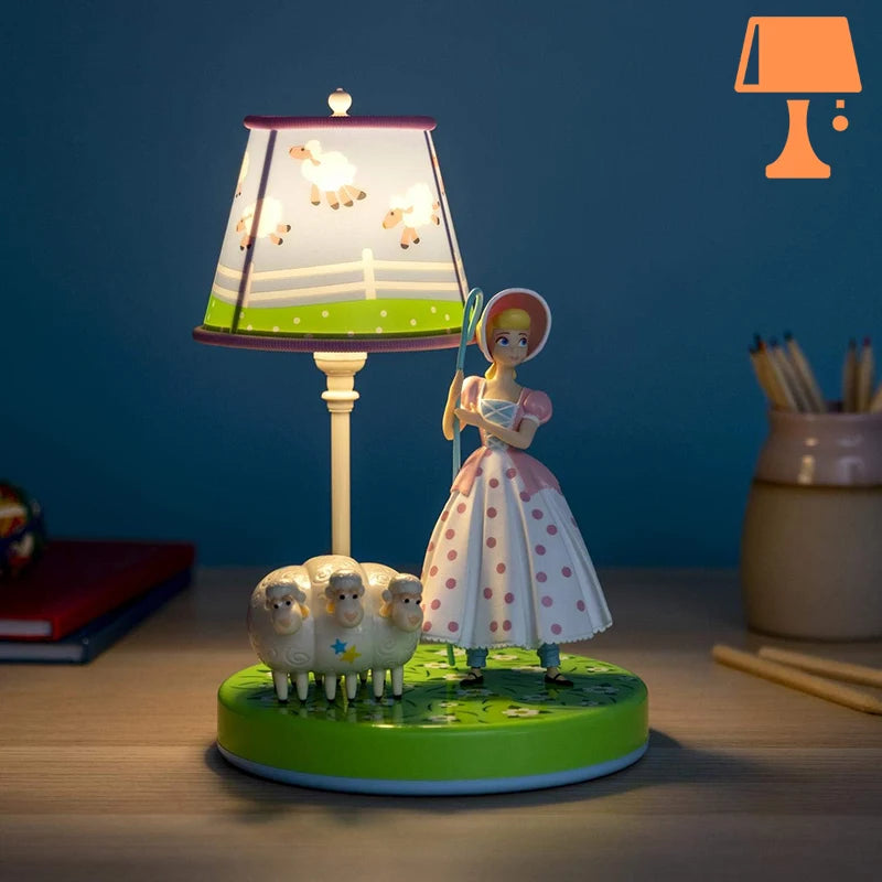 lampe de chevet bergere toy story allumée