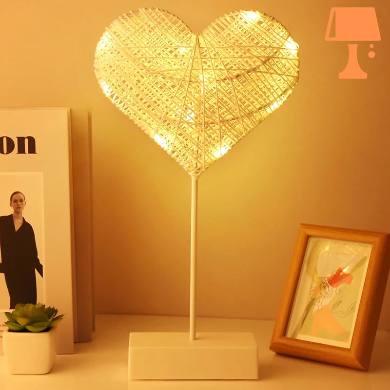 lampe de chevet coeur rotin design