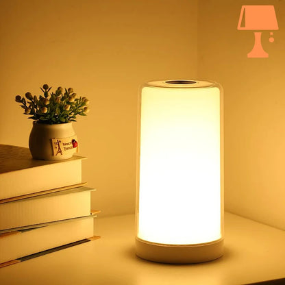 lampe de chevet tactile lit allumee