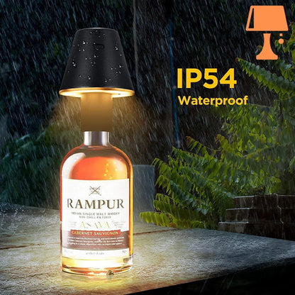 lampe de chevet avec une bouteille en verre design
