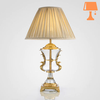 lampe-dore-sur-pied